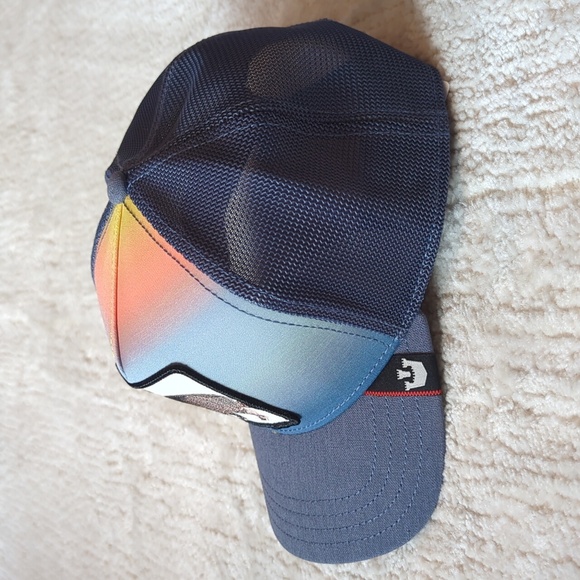 Goorin Bros Baller Armadillo Animal Farm Snapback Trucker Hat - Picture 3 of 6